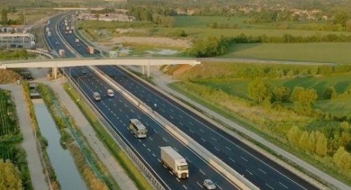 Malore in autostrada: ventenne muore sotto gli occhi della famiglia  