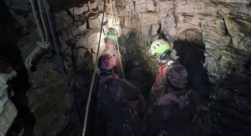 Speleologa ferita nella grotta Bueno Fonteno: soccorsi da tutta Italia