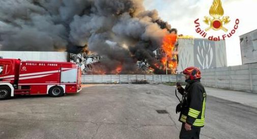 Incendio in salumificio: dipendente ferito, è grave