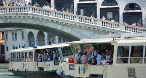 Venezia, ticket con pagamento digitale a bordo di vaporetti e mezzi pubblici