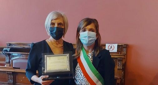 Anna Narder, a sinistra, col sindaco Paola Roma