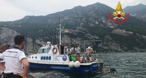 Ragazzino annega nel lago, due coetanei si salvano