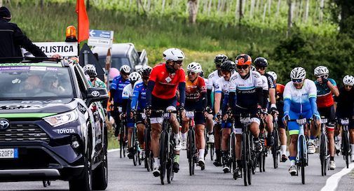 Giovedì a Treviso passa anche il Giro E: le strade interessate dalla corsa restano aperte