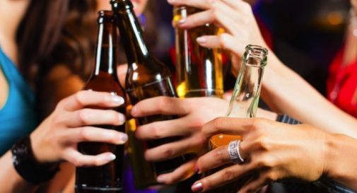 Superalcolici ai quindicenni: il questore chiude il bar per dieci giorni