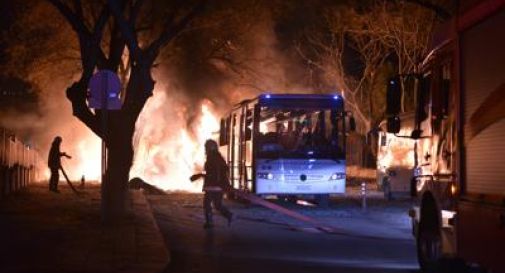 Ankara, autobomba contro soldati: 28 morti e 61 feriti