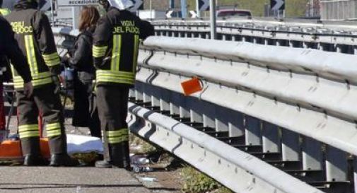 Fiamme e paura sull'autostrada Catania-Siracusa