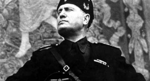 Parroco ricorda Mussolini durante la messa