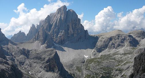 Precipita dalla Croda dei Toni, muore alpinista