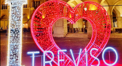 A Savona si respira aria di San Valentino: tra le iniziative cuori in  vetrina, menù a tema e arte per due 