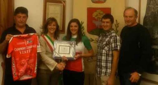 Campionessa italiana di ciclismo premiata in municipio