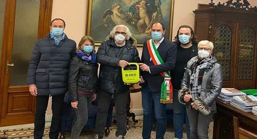 La cerimonia tenuta in Sala Consiliare a Mogliano Veneto per la donazione del defibrillatore da parte dell'associazione sportivaNow