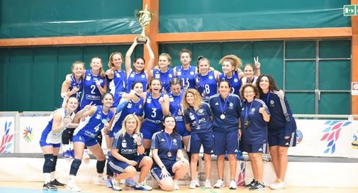 La Nazionale Pallavolo Sordi festeggia la medaglia d'argento