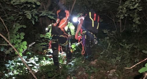 Non rientra a casa, lo trovano in fondo a una scarpata 