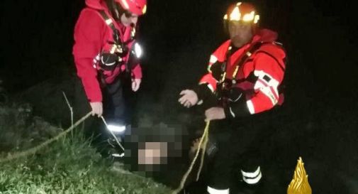 Treviso, scivola nel fiume: si salva aggrappandosi alla vegetazione 