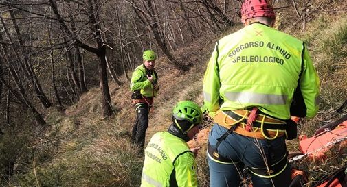 Ha un malore durante la caccia, avverte i compagni, poi si accascia e si spegne