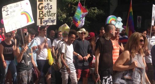 L'Onda Pride colora la città 