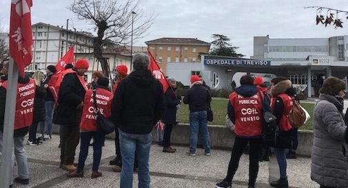 sit in Cgil all'ospedale di Treviso