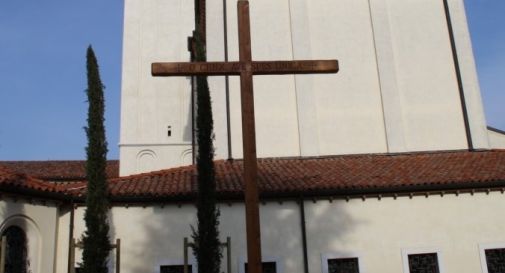 Cerimonia della croce, in attesa della grande processione