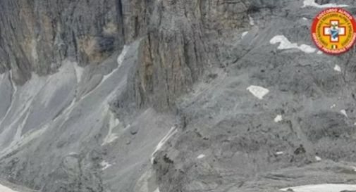 Escursionista di Montebelluna scivola 80 metri sul nevaio, sbatte la testa e perde conoscenza