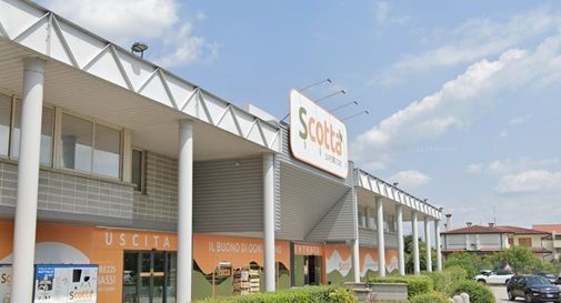 San Vendemiano, la “banda del buco” colpisce al supermercato Scottà