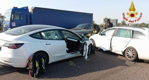 Tamponamento auto-Tir, A4 bloccata