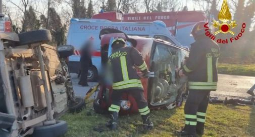 Tragedia della strada: auto ribaltate, muore una donna