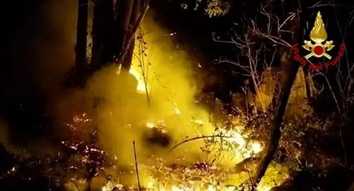 Asiago, incendio boschivo sulle pendici dell’altopiano: in azione Vigili del Fuoco