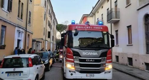 Incendio in case popolari, nove intossicati 