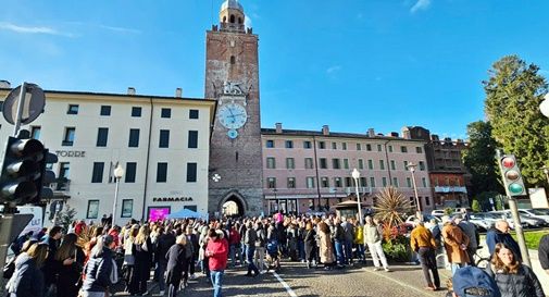 Castelfranco il flashmob in memoria di Giulia Cecchettin 