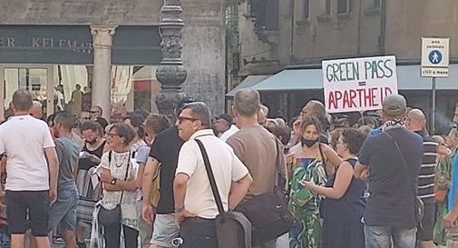 No Green Pass in Piazza dei Signori