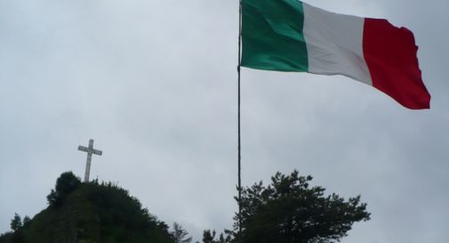 155 anni dall'Unità, il Tricolore sul Monte Altare