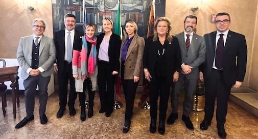 incontro sindaci e assessore De Berti