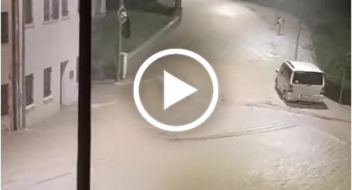 Acquazzoni e bomba d'acqua su Alta Marca e Montello - VIDEO