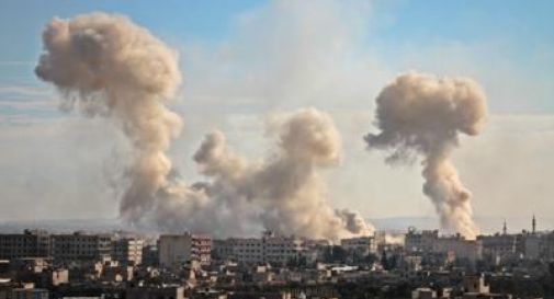 Siria, bombardamento uccide 100 persone tra cui 20 bambini