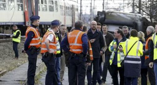 Belgio, deraglia un treno: un morto e 27 feriti