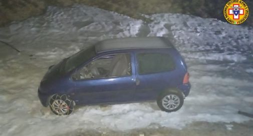 auto sulla neve