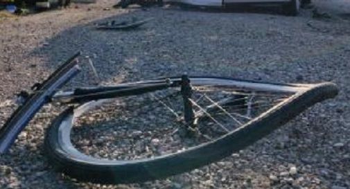 Auto contro bici a Mogliano: ferite due ragazzine di 15 anni