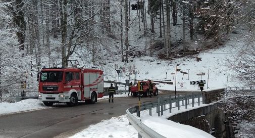 Fregona, auto in panne lungo la strada per il Pizzoc