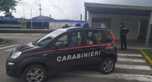 Montebelluna, si cosparge di alcol e si dà fuoco vicino alla stazione