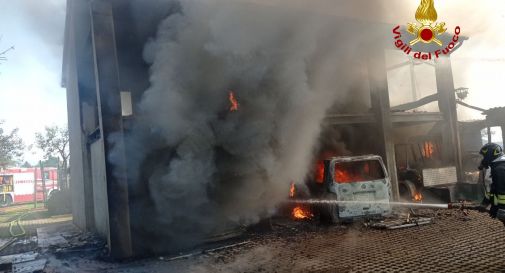 Incendio a San Pietro di Feletto, continua il lavoro dei Vigili del Fuoco