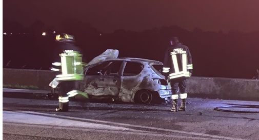 Auto in fiamme a Ponte di Piave: caos traffico per oltre un'ora 