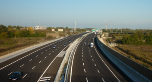 Di notte autostrada chiusa