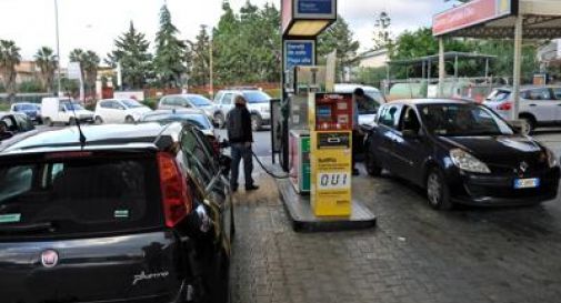 Carburanti, la denuncia del Codacons: 