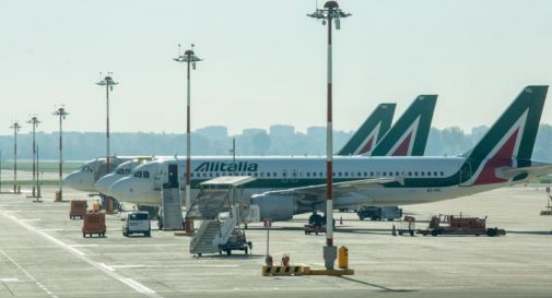 Alitalia, lavoratori bloccano Roma-Fiumicino: 8 gli agenti feriti