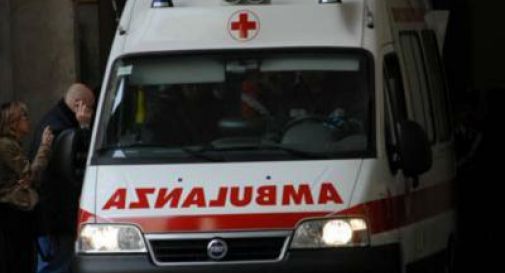 scontro tra ambulanza e auto dei carabinieri: tre feriti