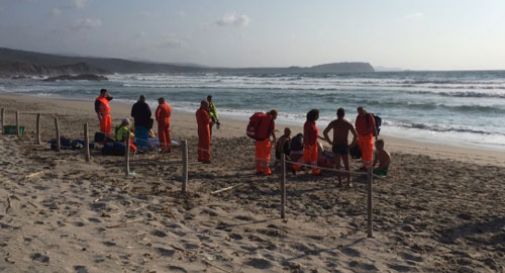 Si tuffa sfidando il mare agitato. Turista veneziano muore annegato in Sardegna