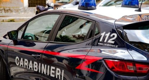 Moto-staffetta della gara ciclismo esce di strada: morto il conducente 