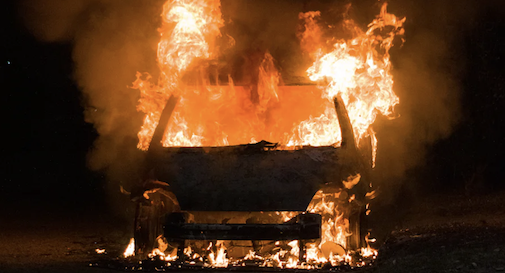 Castelfranco, incendia l'auto dell'ex per vendetta: denunciata