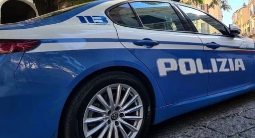 Aggredisce e molesta due donne: arrestato