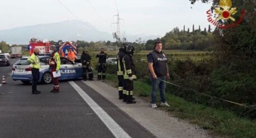 Trovati morti i ragazzi scomparsi, l'auto in una scarpata